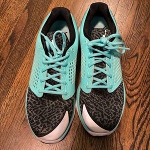 Jordan Trainer ST Hyper Turquoise MENS SZ 7
